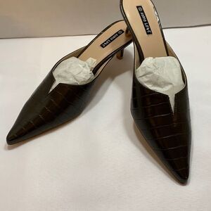 Aomo Love you and Berks size 8 kitten pumps various sizes